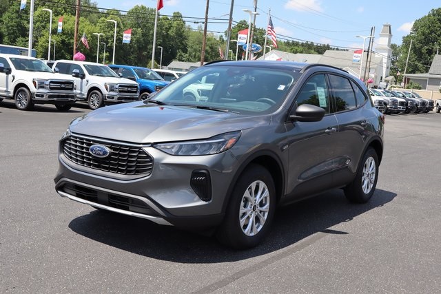 new 2025 Ford Escape car, priced at $29,702