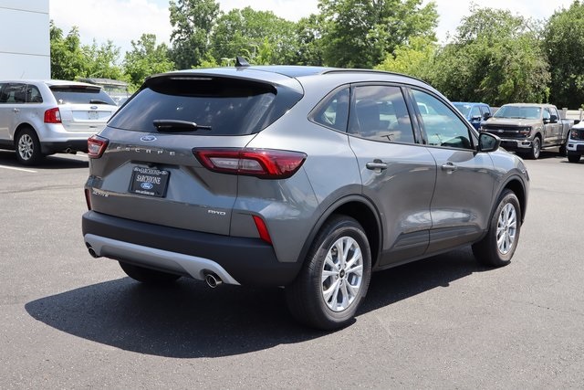 new 2025 Ford Escape car, priced at $29,702