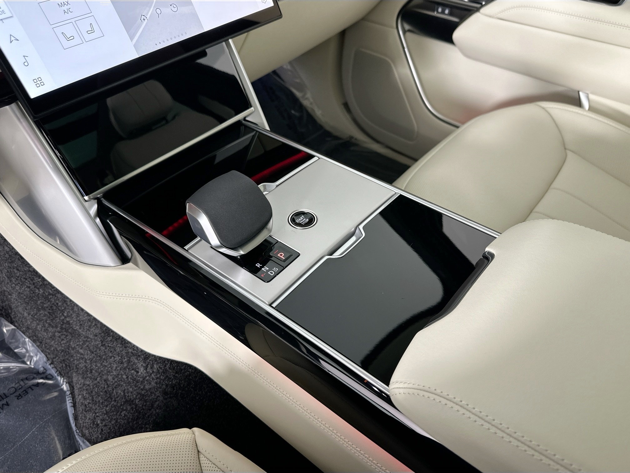 new 2025 Land Rover Range Rover car, priced at $164,380