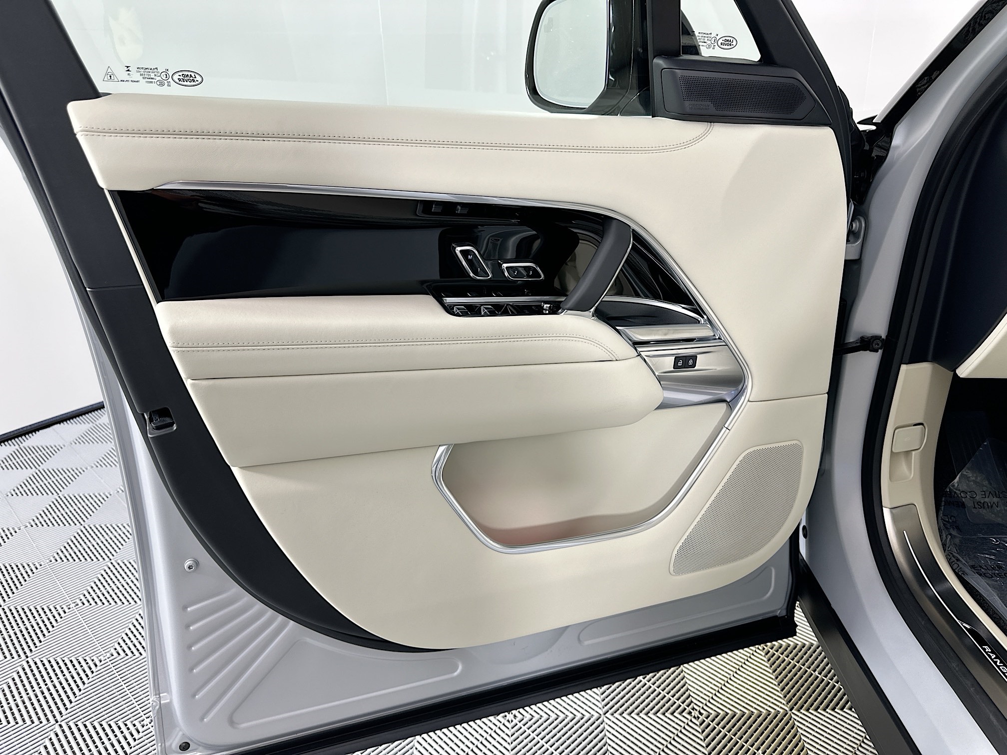 new 2025 Land Rover Range Rover car, priced at $164,380