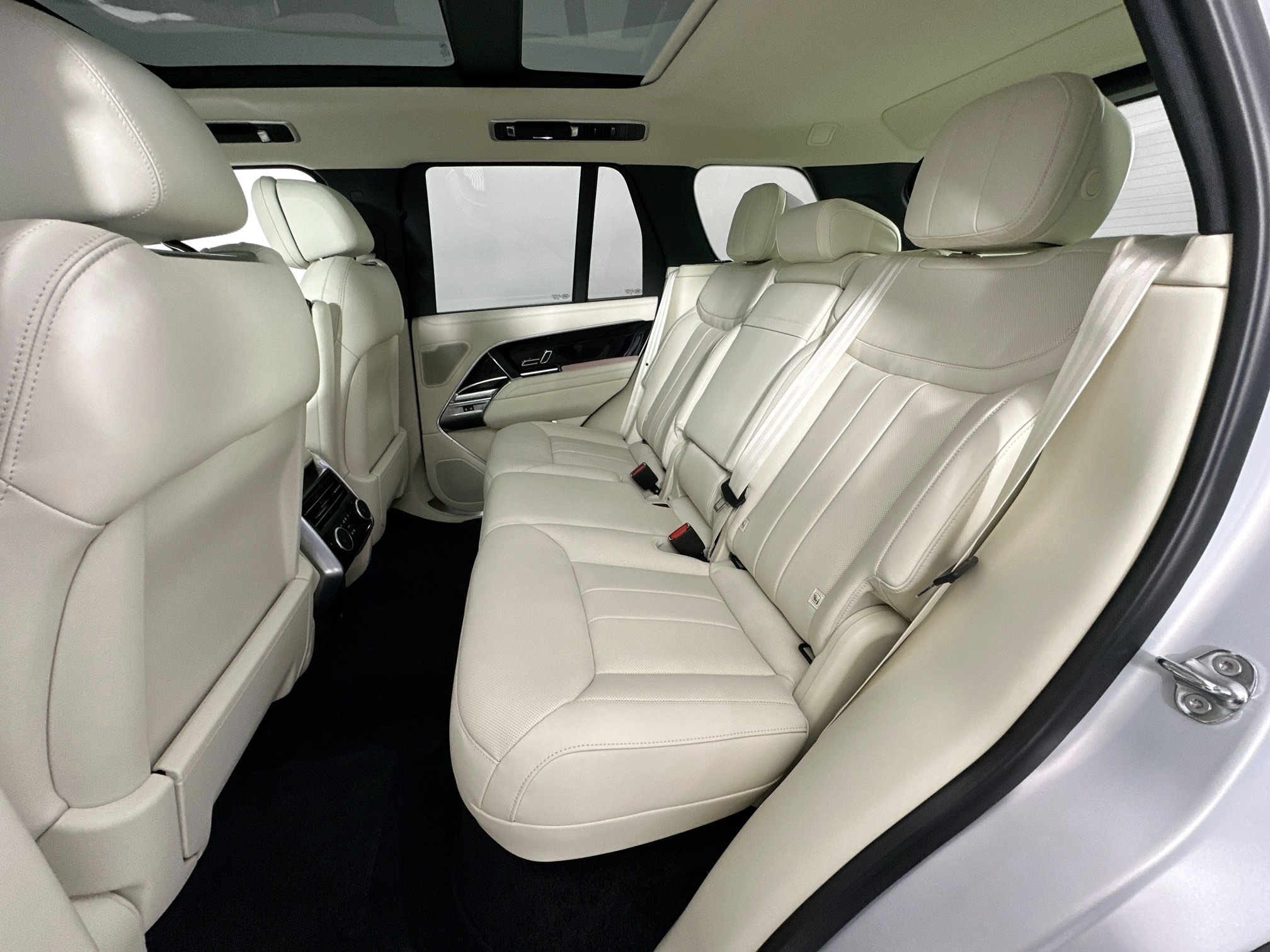 new 2025 Land Rover Range Rover car, priced at $164,380