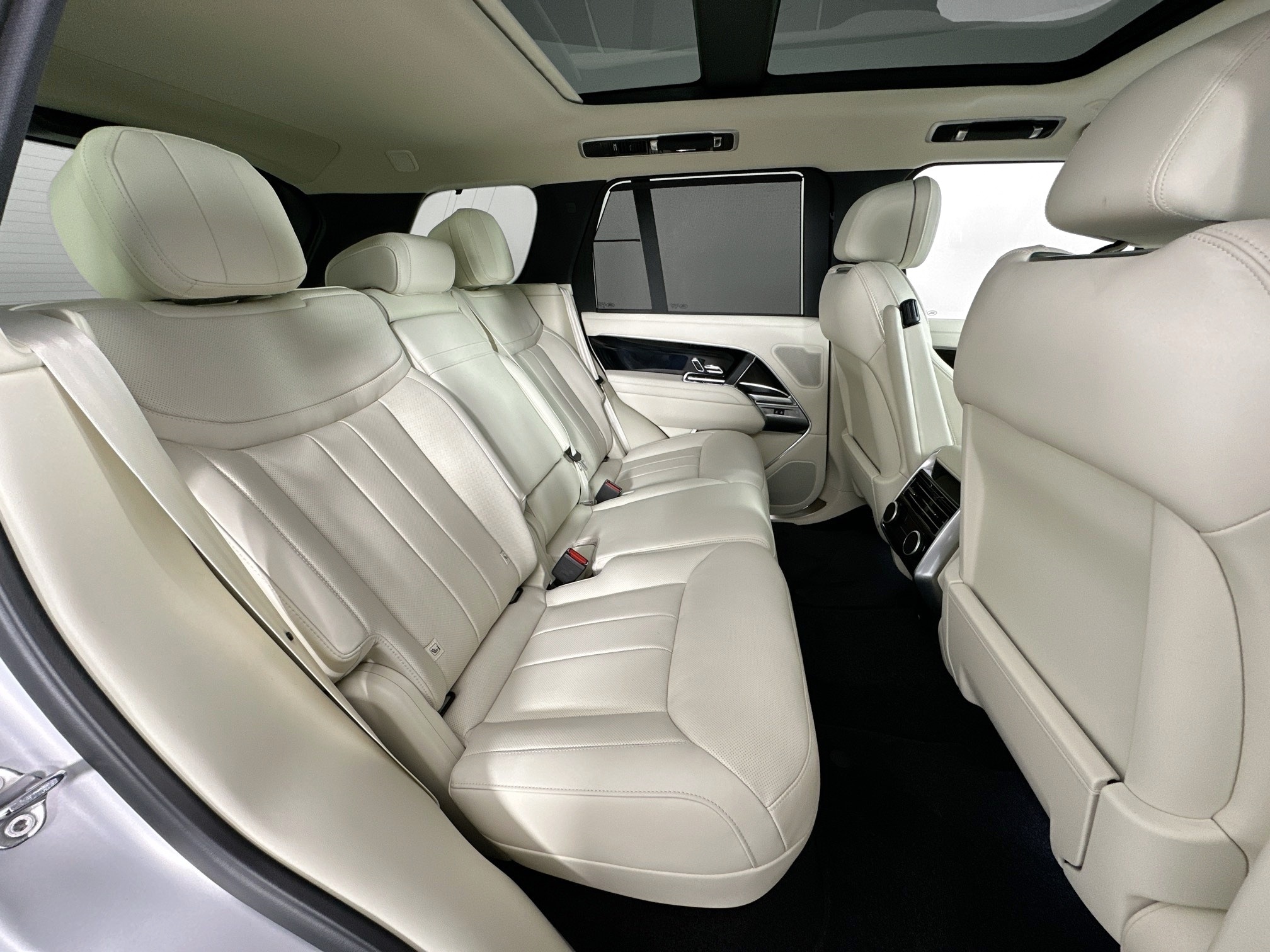 new 2025 Land Rover Range Rover car, priced at $164,380