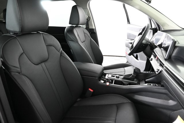 new 2025 Kia Sorento car, priced at $36,905
