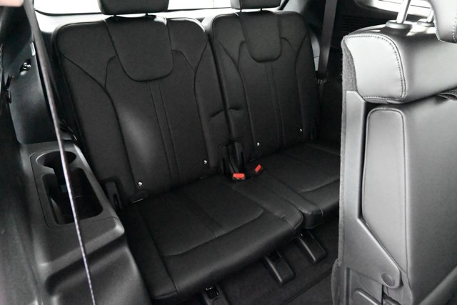 new 2025 Kia Sorento car, priced at $36,905