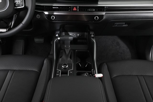new 2025 Kia Sorento car, priced at $36,905
