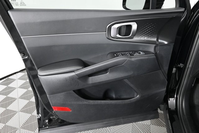 new 2025 Kia Sorento car, priced at $36,905