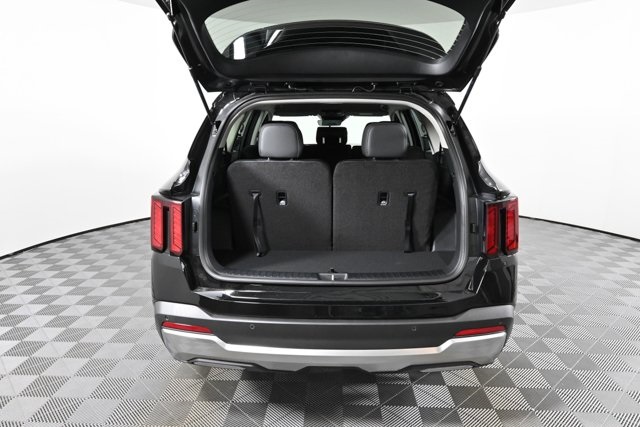 new 2025 Kia Sorento car, priced at $36,905