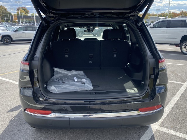 new 2025 Jeep Grand Cherokee car, priced at $36,997