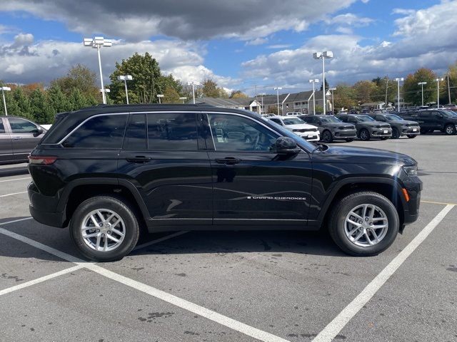 new 2025 Jeep Grand Cherokee car, priced at $36,997