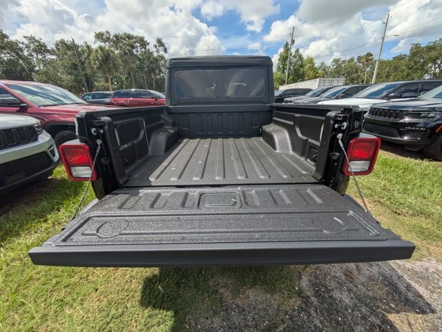 new 2025 Jeep Gladiator car, priced at $32,940