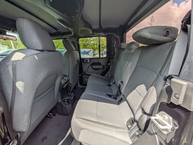 new 2025 Jeep Gladiator car, priced at $32,940
