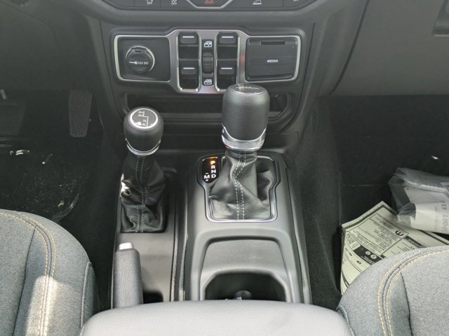 new 2025 Jeep Gladiator car, priced at $32,940