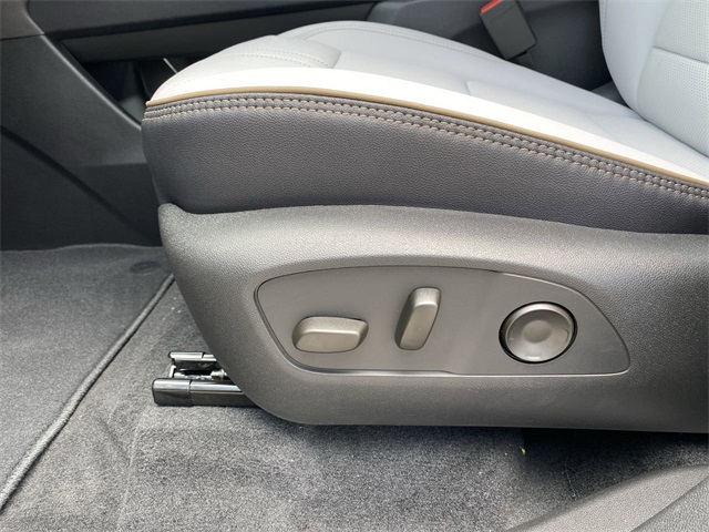 new 2025 Chevrolet Traverse car, priced at $56,045