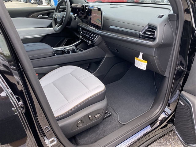 new 2025 Chevrolet Traverse car, priced at $56,045