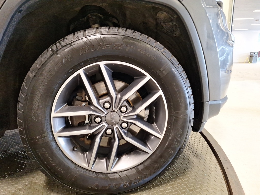 used 2019 Jeep Grand Cherokee car, priced at $18,384