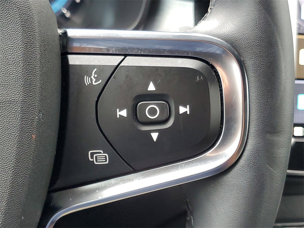 used 2023 Volvo XC40 car, priced at $24,994