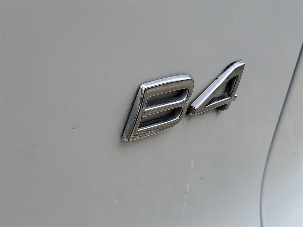 used 2023 Volvo XC40 car, priced at $24,994