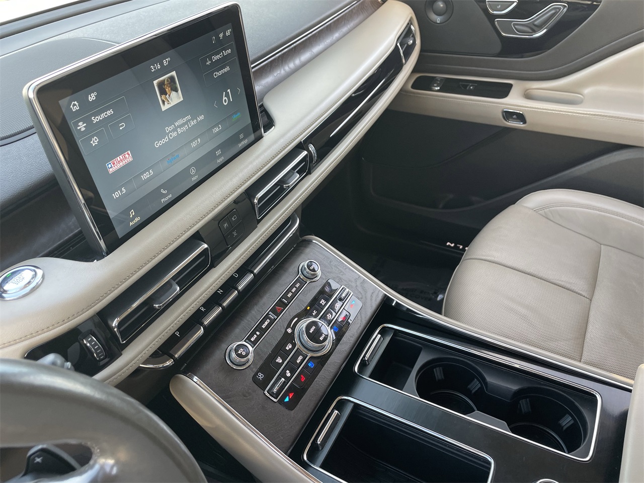 used 2020 Lincoln Aviator car, priced at $28,959