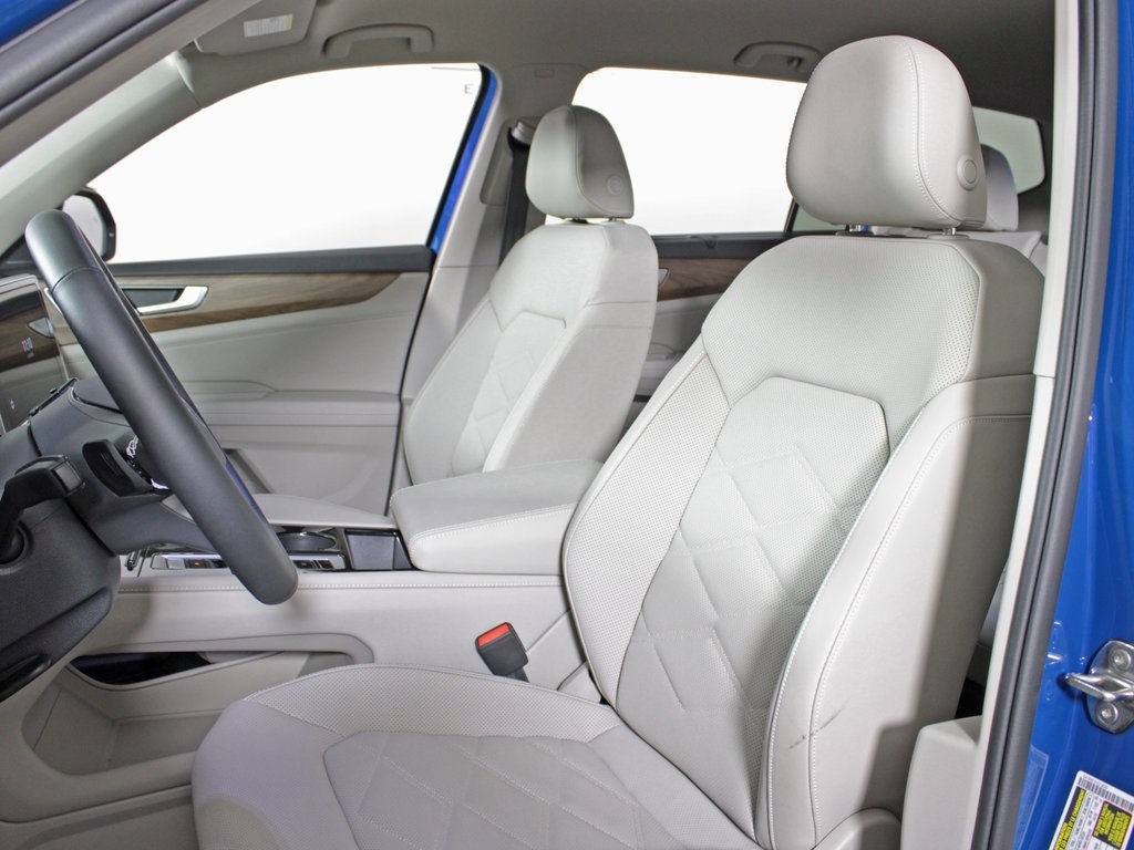 used 2025 Volkswagen Atlas car, priced at $36,488