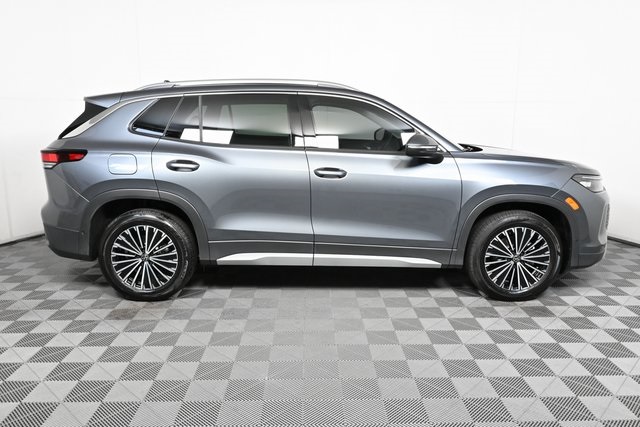 new 2025 Volkswagen Tiguan car, priced at $32,801
