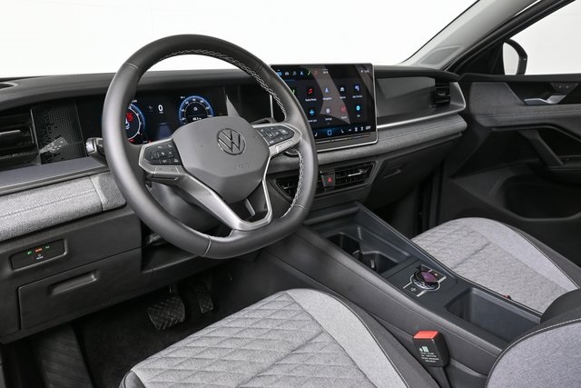 new 2025 Volkswagen Tiguan car, priced at $32,801
