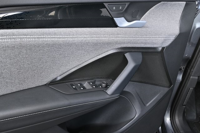 new 2025 Volkswagen Tiguan car, priced at $32,801