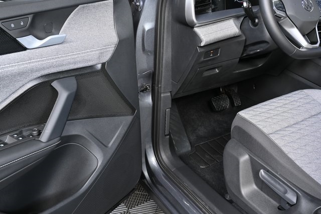 new 2025 Volkswagen Tiguan car, priced at $32,801