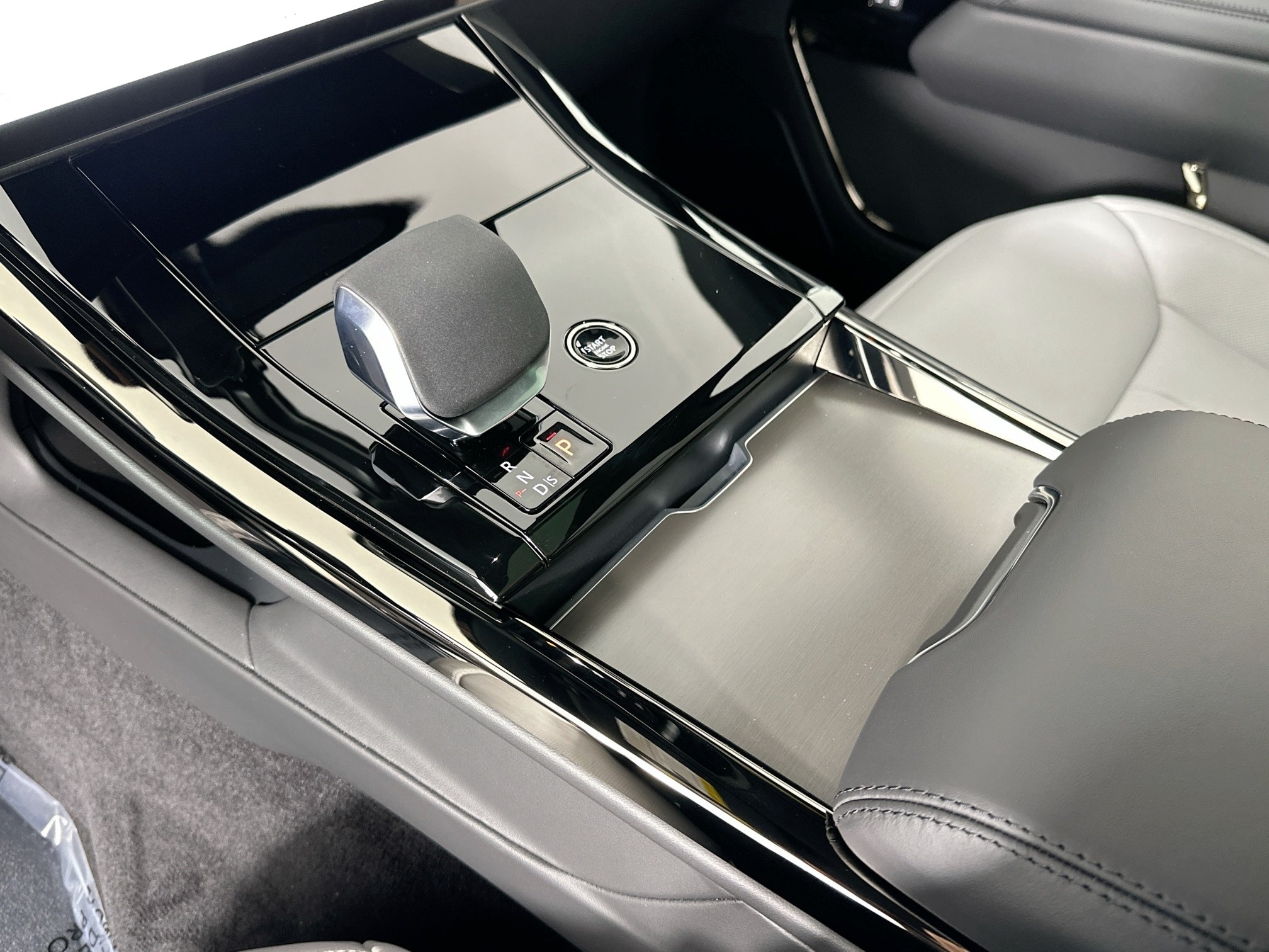 new 2025 Land Rover Range Rover Sport car, priced at $121,770