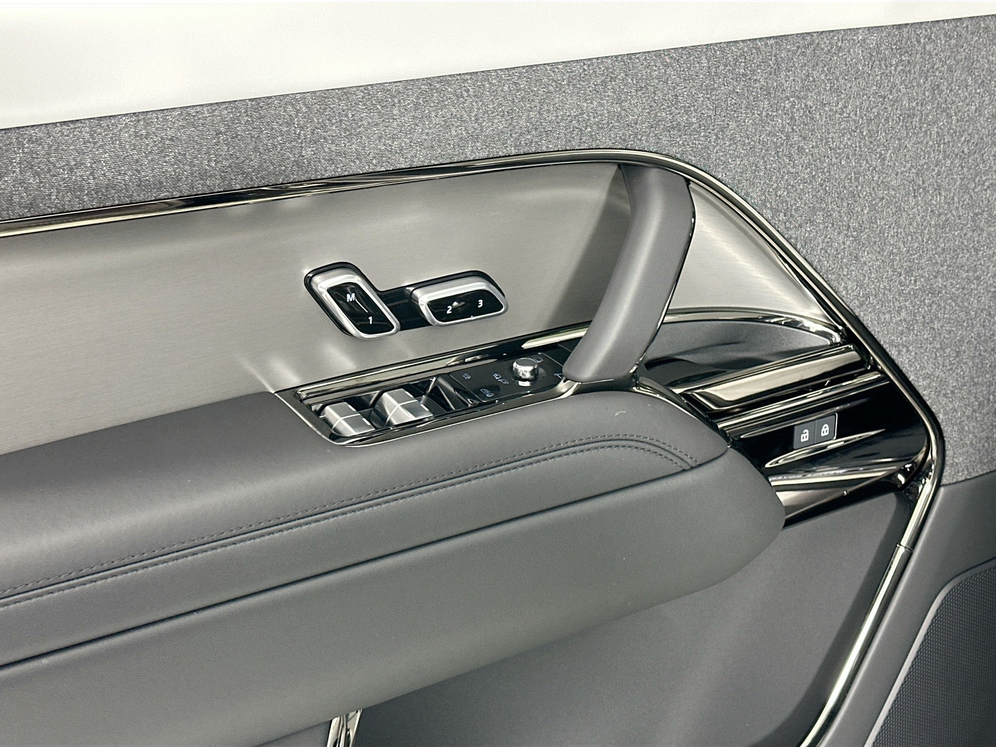 new 2025 Land Rover Range Rover Sport car, priced at $121,770