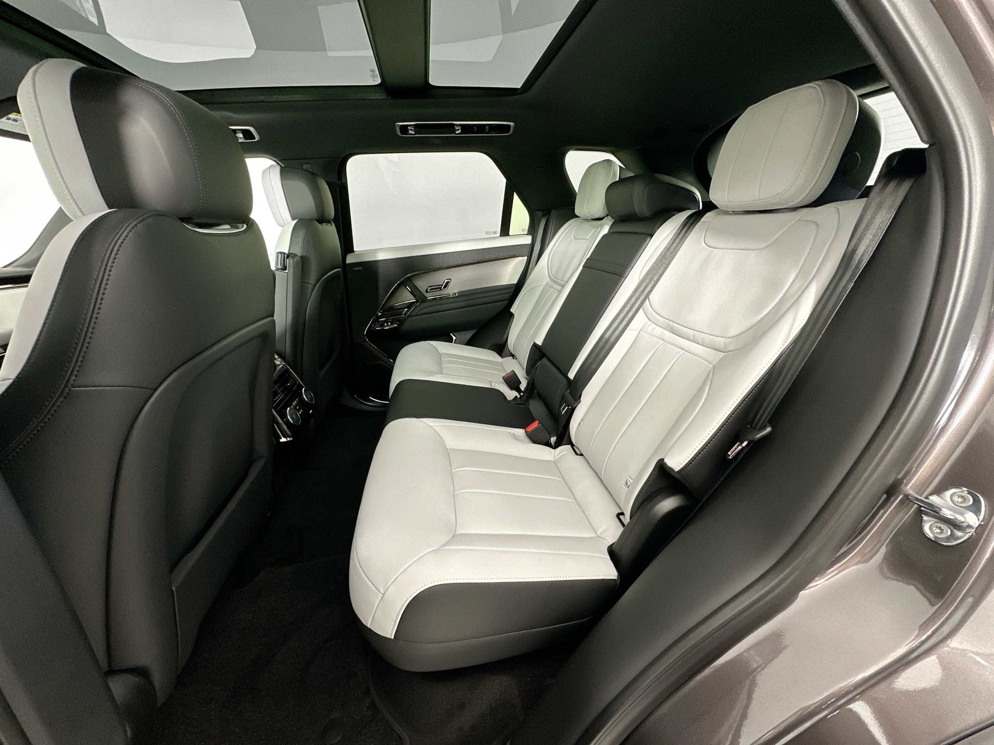 new 2025 Land Rover Range Rover Sport car, priced at $121,770