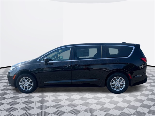 new 2025 Chrysler Pacifica car, priced at $41,452