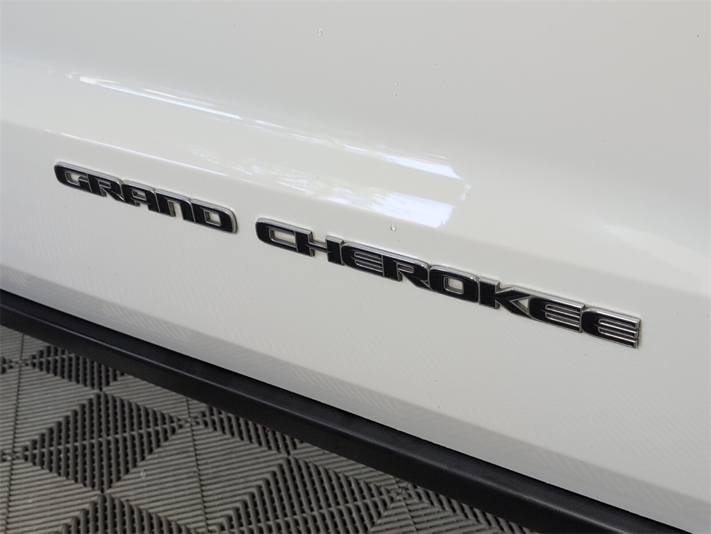used 2018 Jeep Grand Cherokee car, priced at $14,000