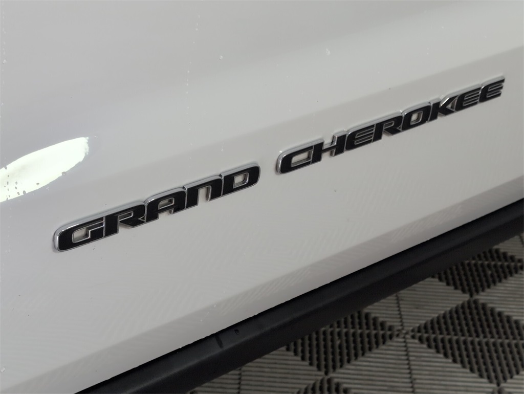 used 2018 Jeep Grand Cherokee car, priced at $14,000