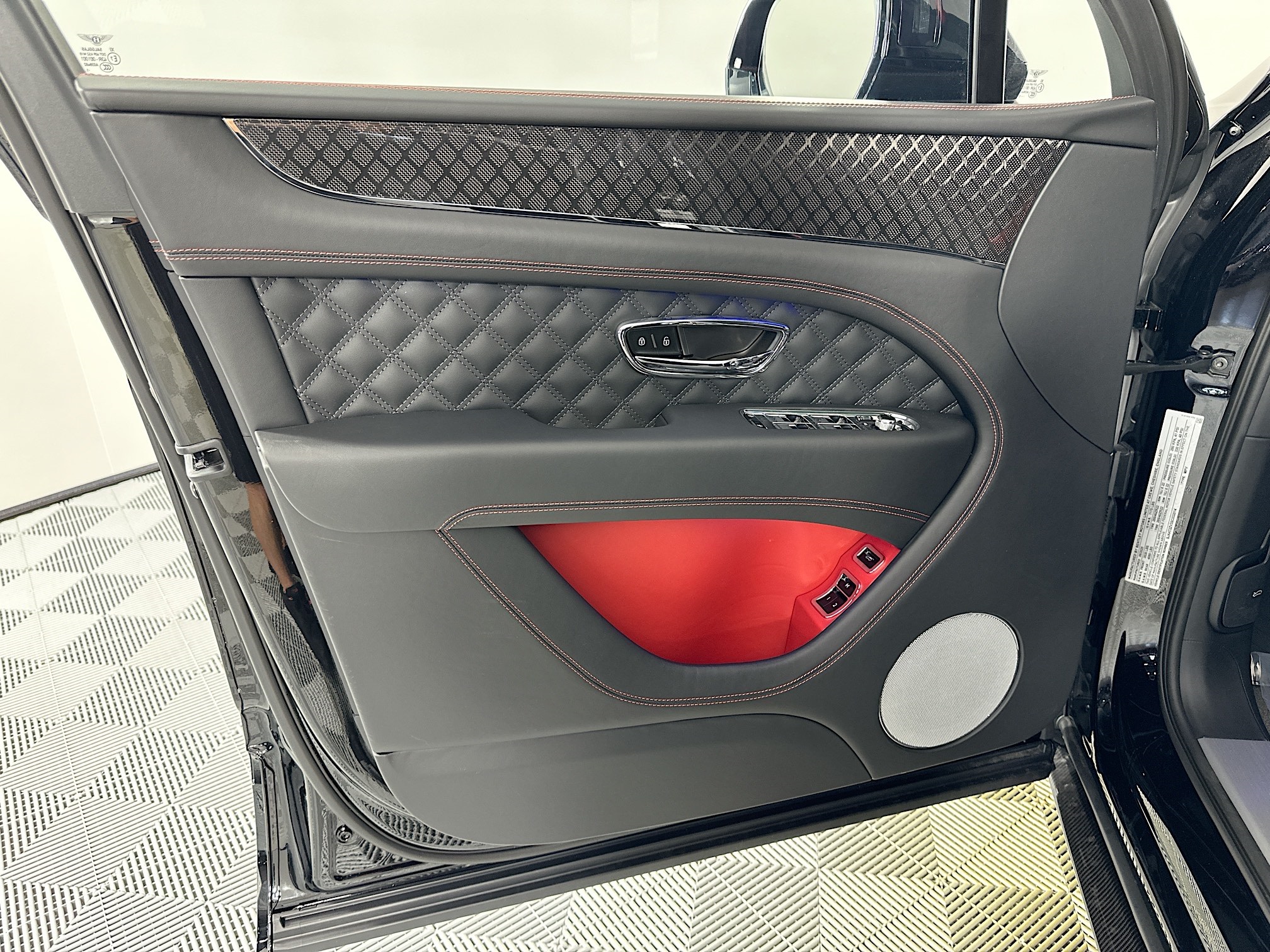 new 2025 Bentley Bentayga car