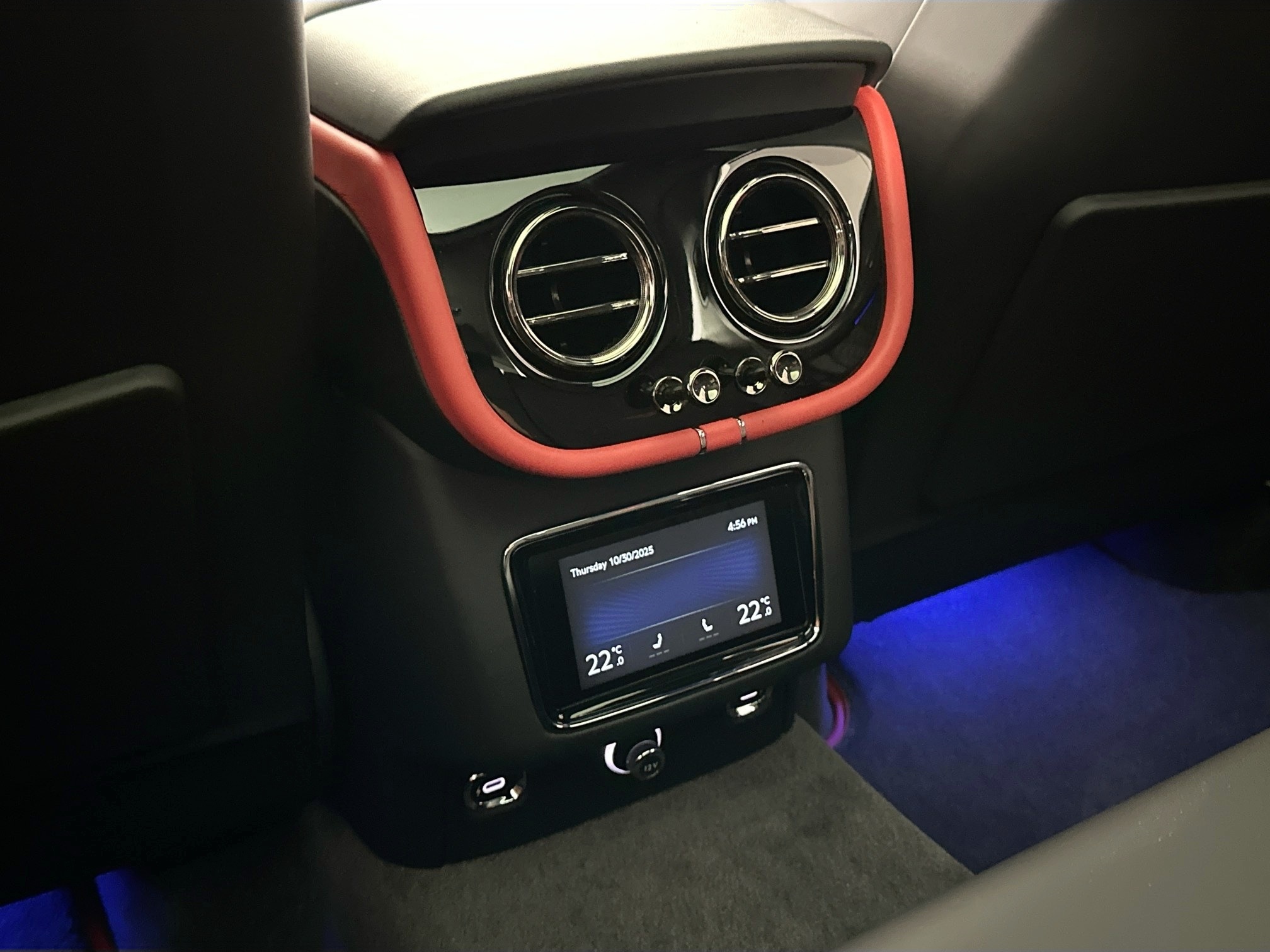 new 2025 Bentley Bentayga car