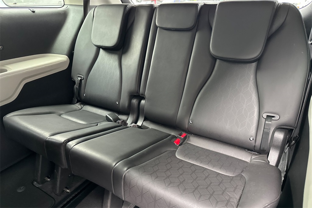 used 2024 Kia Carnival car, priced at $37,997