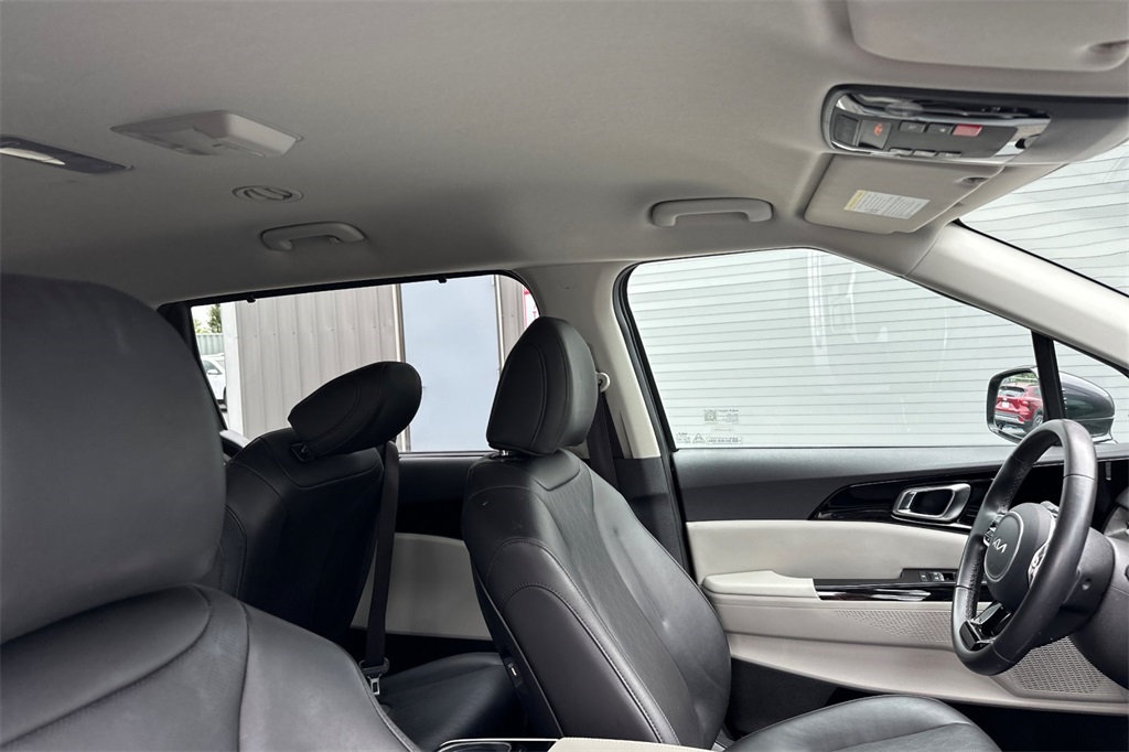 used 2024 Kia Carnival car, priced at $37,997