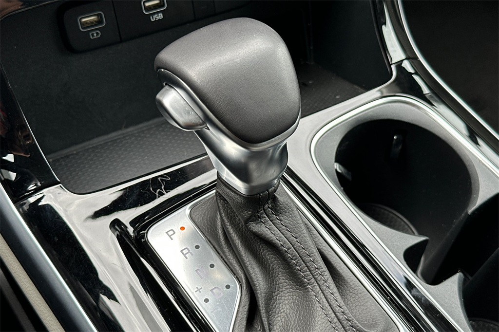 used 2024 Kia Carnival car, priced at $37,997