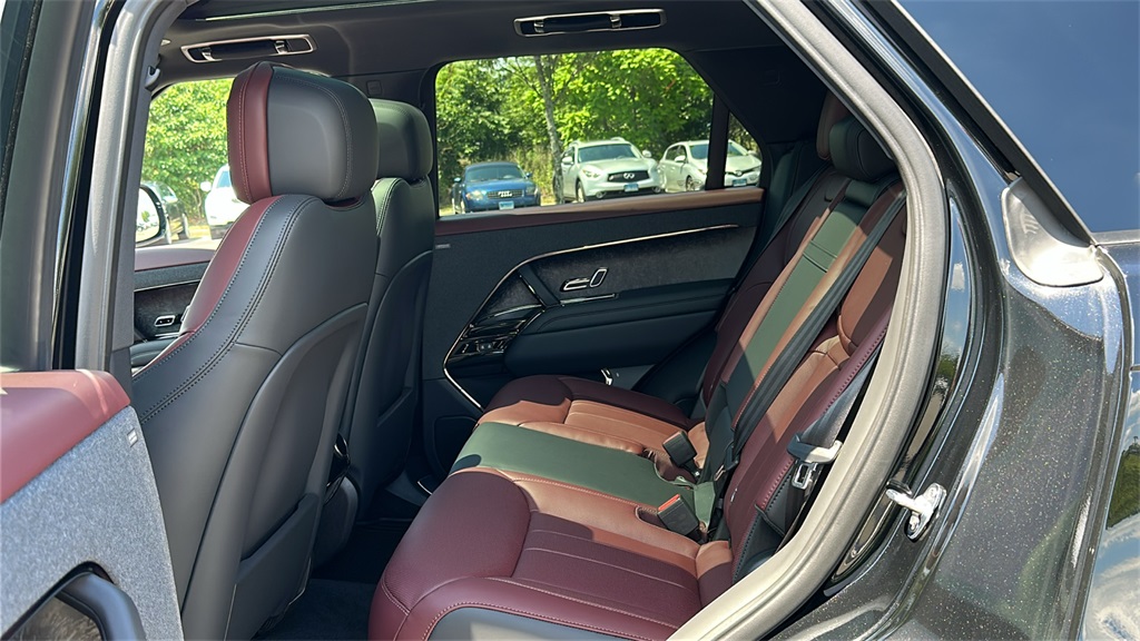 new 2025 Land Rover Range Rover Sport car, priced at $103,525