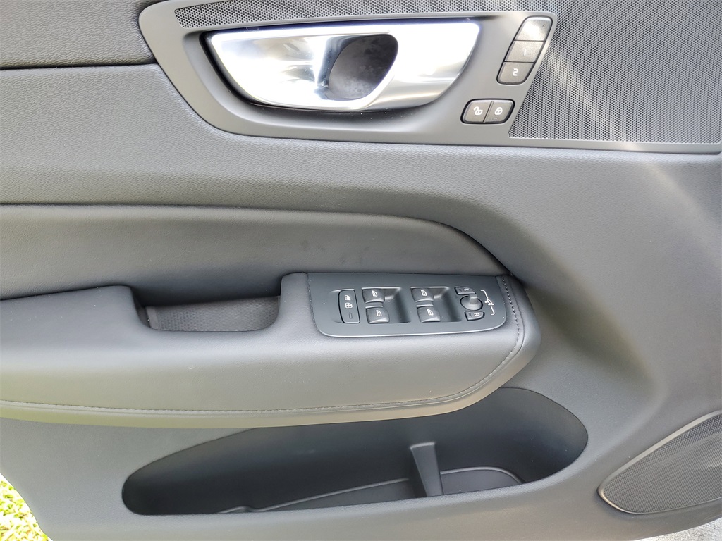 used 2025 Volvo XC60 car, priced at $39,995