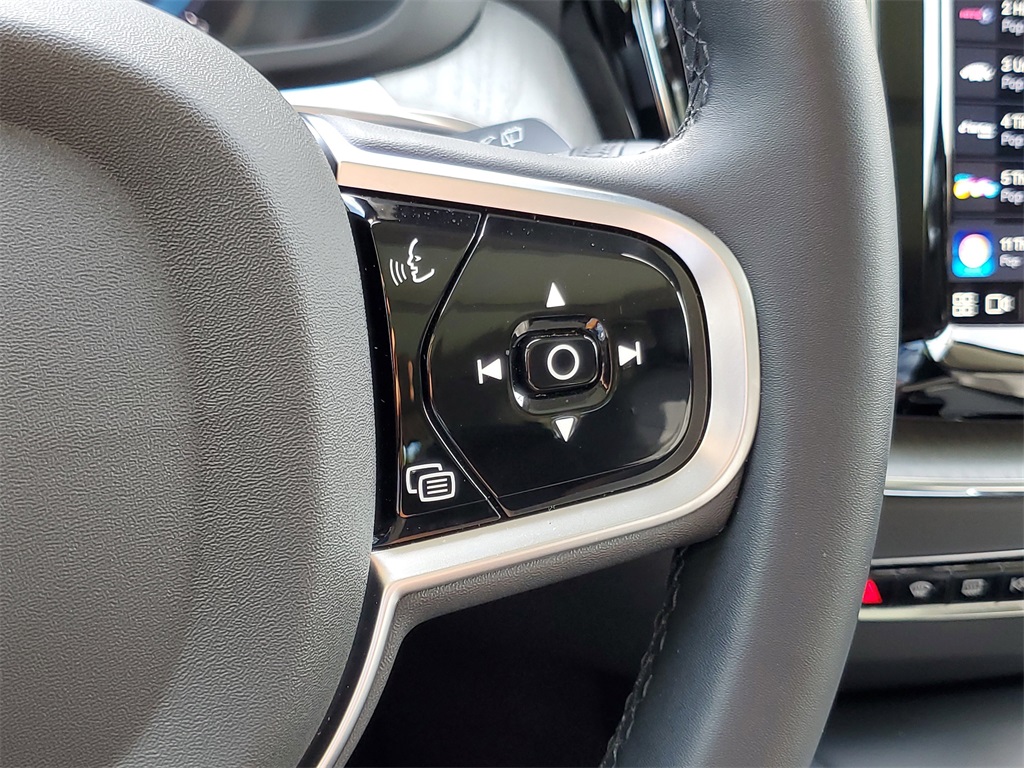 used 2025 Volvo XC60 car, priced at $39,995