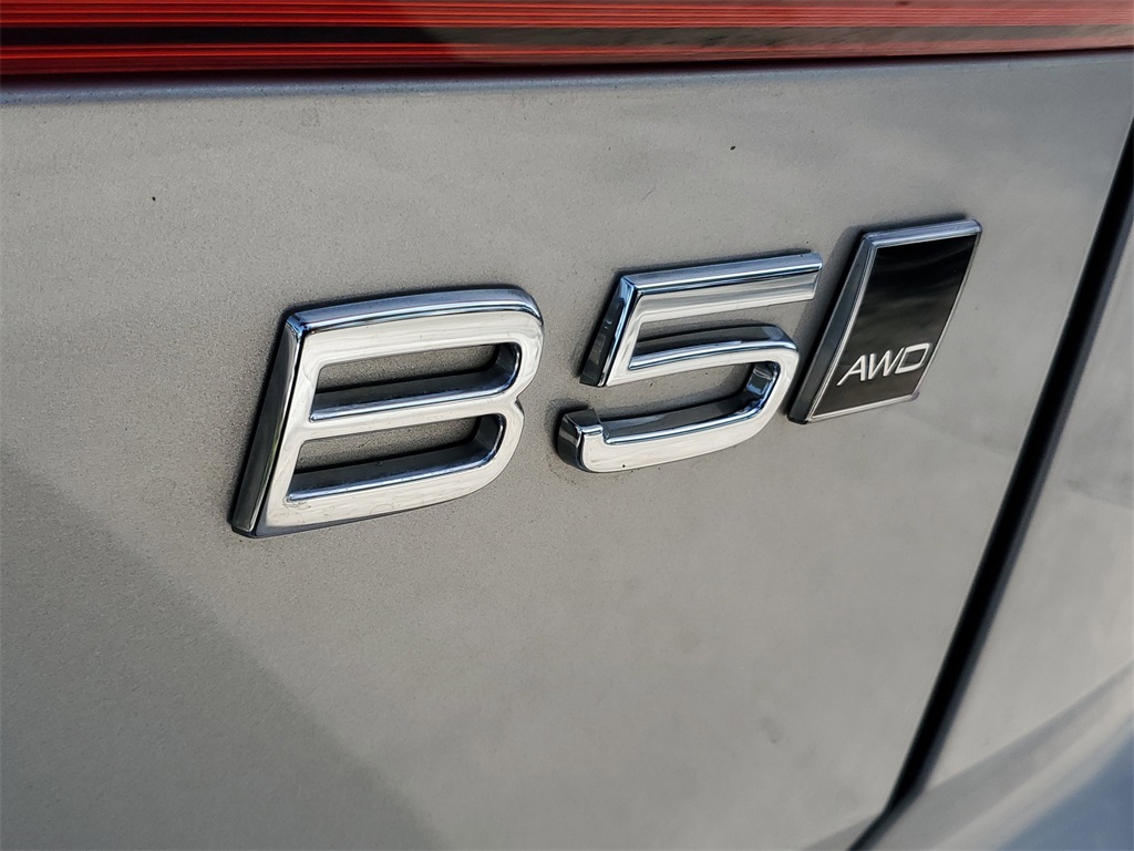 used 2025 Volvo XC60 car, priced at $39,995