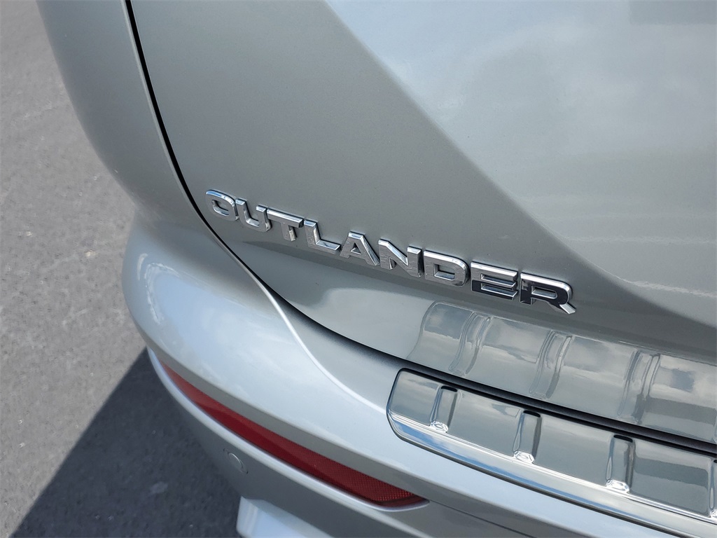used 2024 Mitsubishi Outlander car, priced at $24,998