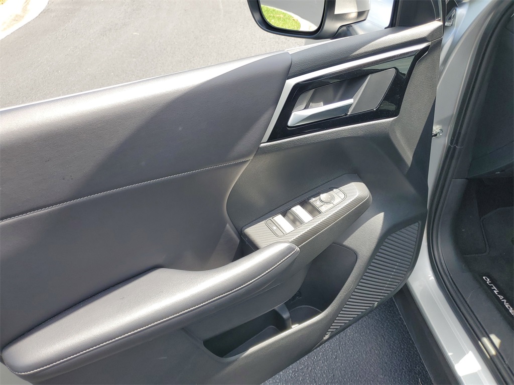 used 2024 Mitsubishi Outlander car, priced at $24,998