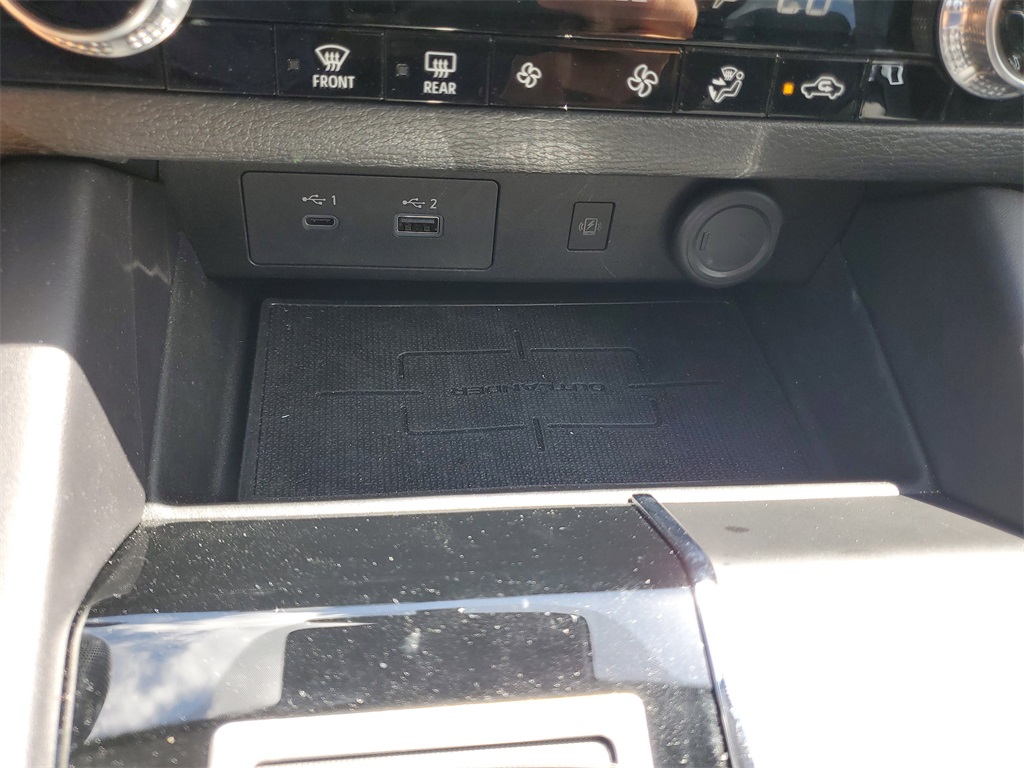 used 2024 Mitsubishi Outlander car, priced at $24,998