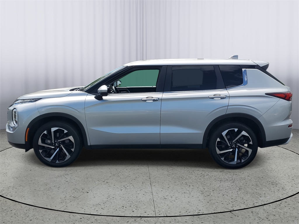used 2024 Mitsubishi Outlander car, priced at $24,998