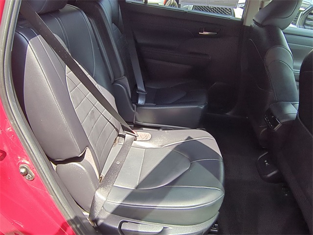 used 2021 Toyota Highlander car, priced at $32,811
