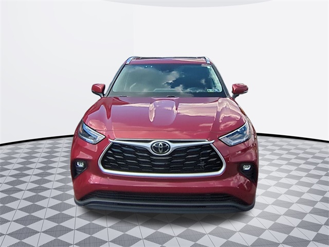 used 2021 Toyota Highlander car, priced at $32,811