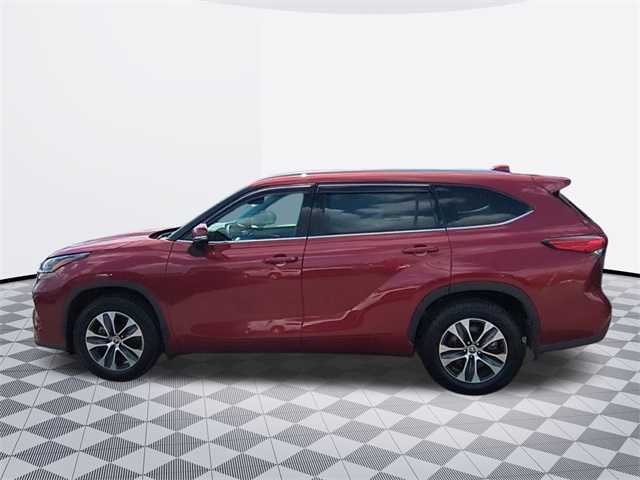 used 2021 Toyota Highlander car, priced at $32,811