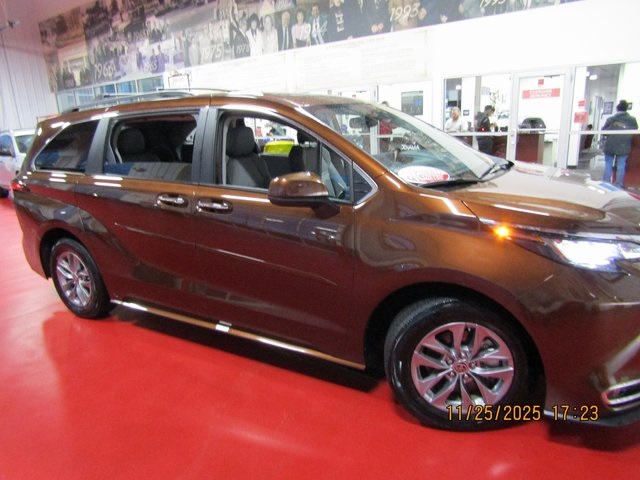 used 2022 Toyota Sienna car, priced at $38,999